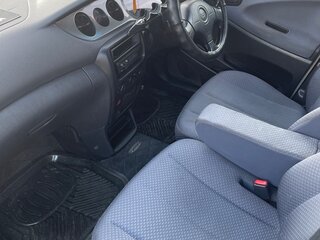 2002 Daihatsu YRV I Рестайлинг, белый, 380000 рублей, вид 5