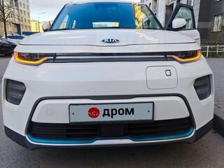 2019 Kia Soul EV II, белый, 2000000 рублей, вид 3