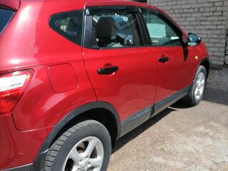 2011 Nissan Qashqai I Рестайлинг, красный, 820000 рублей, вид 3