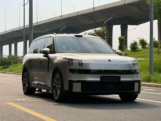 2025 Lynk & Co 900, серый, 6515000 рублей, вид 2
