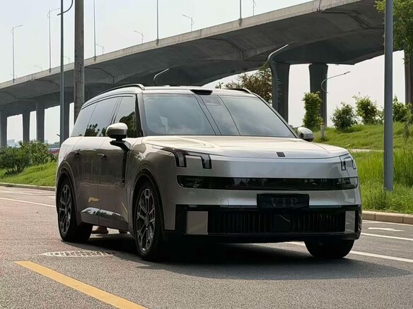 2025 Lynk & Co 900, серый, 6515000 рублей - вид 1