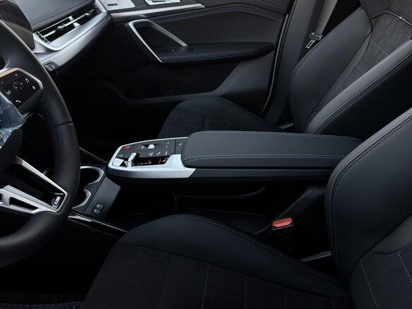 2025 BMW X1 25Li xDrive III (U11/U12), белый - вид 32