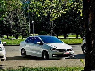 2017 Volkswagen Polo V Рестайлинг, белый, 1600000 рублей, вид 4