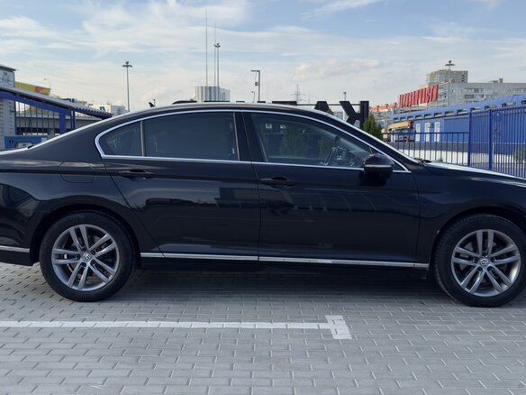 2015 Volkswagen Passat B8, чёрный, 1525000 рублей - вид 4