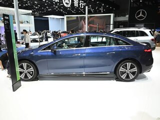2026 Mercedes-Benz EQE 500, синий, 6200000 рублей, вид 4