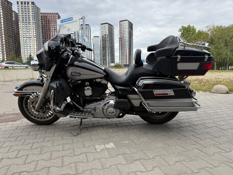 2010 Harley-Davidson Electra Glide, серебристый, 780000 рублей, вид 4