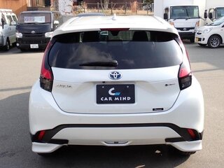 2023 Toyota Aqua II, белый, 1430400 рублей, вид 4