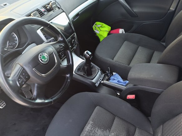 2011 Skoda Octavia Scout II (A5) Рестайлинг, серый, 1200000 рублей - вид 8