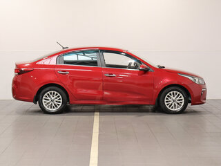 2019 Kia Rio IV, красный, 1079000 рублей, вид 4