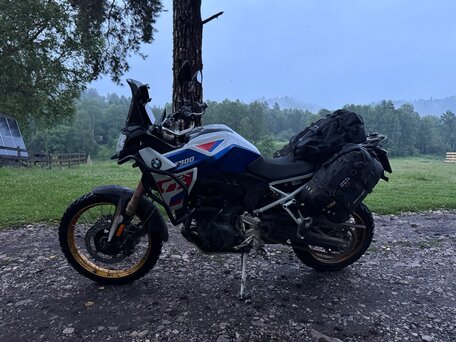 2024 BMW F 900 GS, белый, 1750000 рублей, вид 2