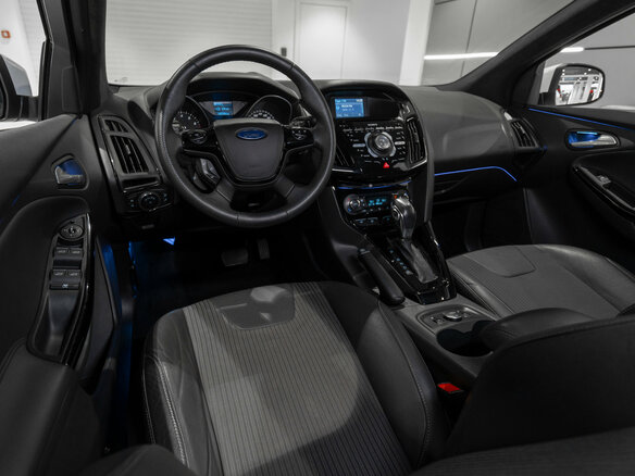 2014 Ford Focus III, белый, 1075000 рублей - вид 6