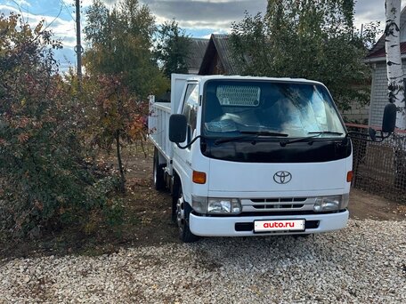 1987 Toyota Dyna, белый, 1850000 рублей, вид 3