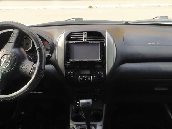 2005 Toyota RAV4 II (XA20) Рестайлинг, серебристый, 950000 рублей - вид 4