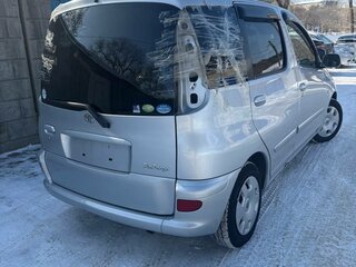 2002 Toyota FunCargo, серый, 470000 рублей, вид 5