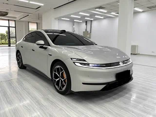 2026 Changan Qiyuan A06 28.39 kWh, серебристый, 2696864 рублей, вид 3