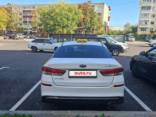 2019 Kia Optima IV Рестайлинг, белый, 900000 рублей, вид 4