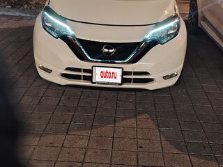 2019 Nissan Note e-Power II Рестайлинг, белый, 850000 рублей, вид 4