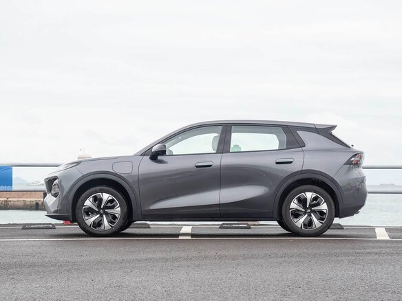 2026 Changan Qiyuan Q05 51.9 kWh II, серебристый, 2300000 рублей - вид 1