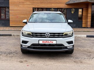 2017 Volkswagen Tiguan II, белый, 2315000 рублей, вид 2