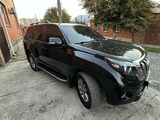 2017 Toyota Land Cruiser Prado 150 Series Рестайлинг 1, чёрный, 3899000 рублей, вид 3