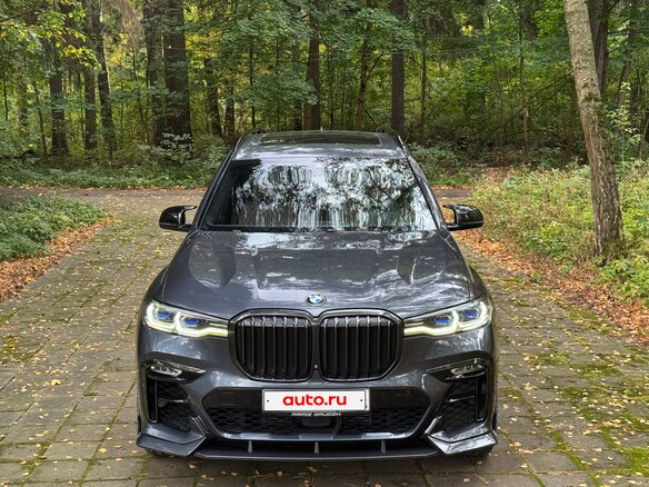 2021 BMW X7 40d I (G07), серый, 7640000 рублей - вид 2