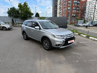 2016 Mitsubishi Outlander III Рестайлинг 2, серебристый, 2350000 рублей, вид 4
