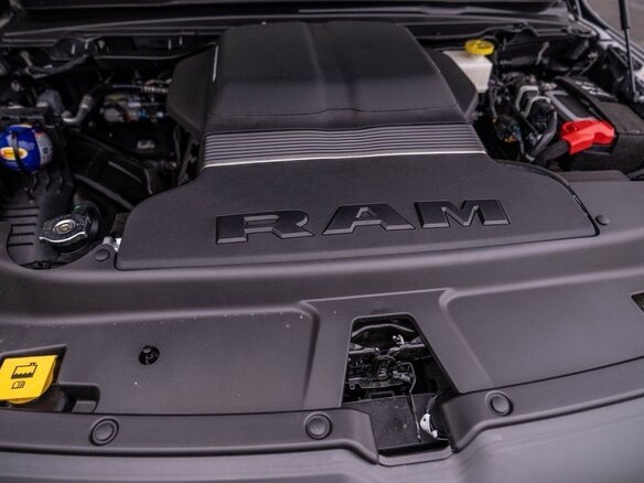 2023 Ram 1500 Quad Cab V, серый, 11400000 рублей - вид 24