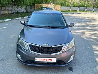 2014 Kia Rio 6-speed III, серый, 900000 рублей, вид 1