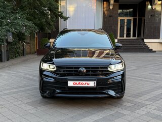 2021 Volkswagen Tiguan II Рестайлинг, чёрный, 3950000 рублей, вид 3