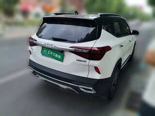 2021 Kia KX3, белый, 1576748 рублей, вид 4