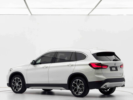 2022 BMW X1 Long 20Li sDrive II (F48) Рестайлинг, белый, 1810000 рублей, вид 4