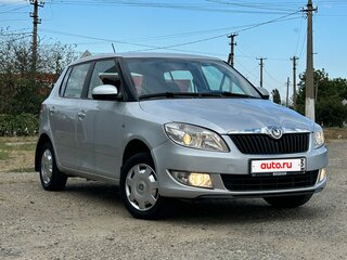 2012 Skoda Fabia II Рестайлинг, серебристый, 490000 рублей, вид 1