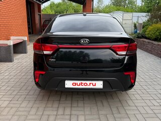 2017 Kia Rio IV, чёрный, 670000 рублей, вид 5