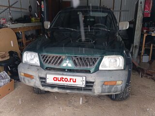 2005 Mitsubishi L200 III Рестайлинг, зелёный, 900000 рублей, вид 2
