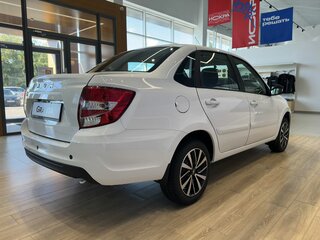 2026 Lada (ВАЗ) Granta I Рестайлинг, белый, 1290000 рублей, вид 3