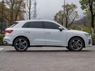 2022 Audi Q3 35 TFSI II (F3), белый, 2517000 рублей, вид 4