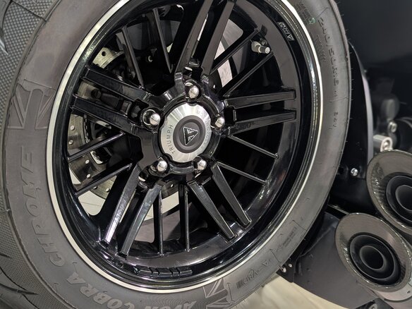2020 Triumph Rocket III, чёрный, 3900000 рублей - вид 11