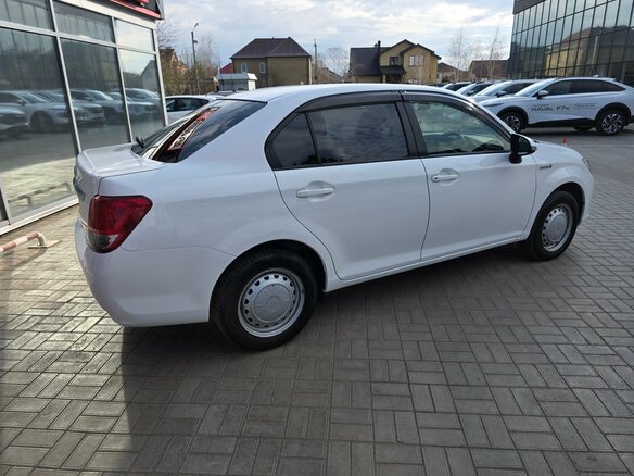2014 Toyota Corolla Axio XI (E160, E170, E180), белый, 699900 рублей - вид 3