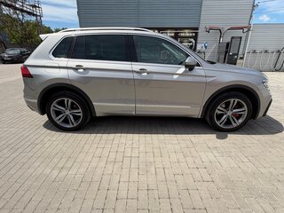 2018 Volkswagen Tiguan II, серебристый, 3490000 рублей, вид 4