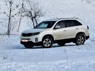 2013 Kia Sorento II Рестайлинг, белый, 1800000 рублей, вид 1