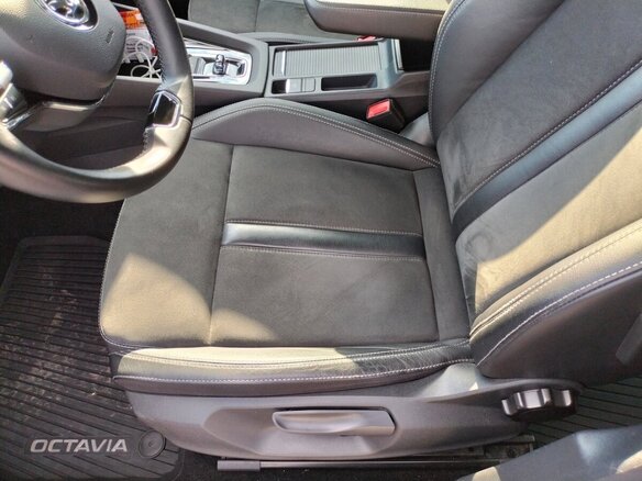 2020 Skoda Octavia IV (A8), серебристый, 2450000 рублей - вид 20