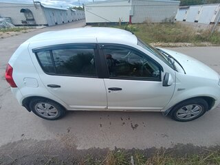2011 Renault Sandero I, белый, 390000 рублей, вид 4