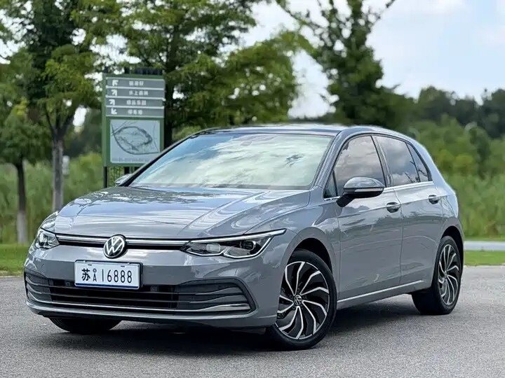Открыть фотографии: Volkswagen Golf VIII