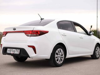 2018 Kia Rio IV, белый, 1012536 рублей, вид 5