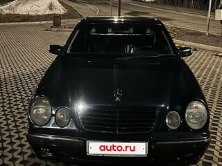 2000 Mercedes-Benz E-Класс 240 II (W210, S210) Рестайлинг, синий, 675000 рублей, вид 3