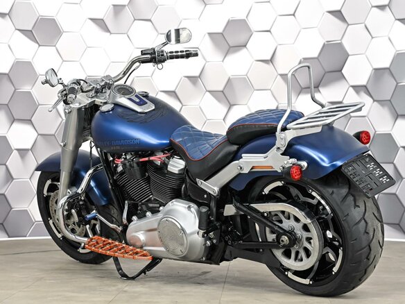 2018 Harley-Davidson Fat Boy, синий, 1757000 рублей - вид 7