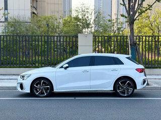 2023 Audi A3 Sportback 35 TFSI IV (8Y), белый, 1980007 рублей, вид 3