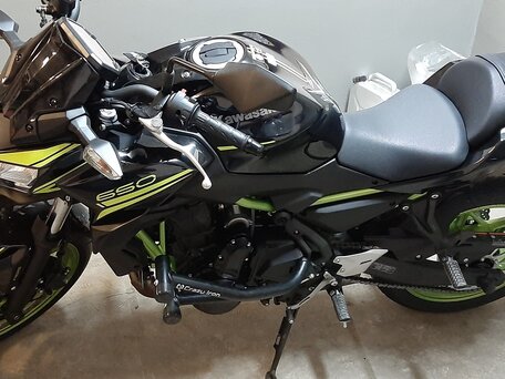 2021 Kawasaki Z 650, чёрный, 1000000 рублей, вид 2