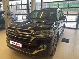 2020 Toyota Land Cruiser 200 Series Рестайлинг 2, чёрный, 8300000 рублей, вид 1