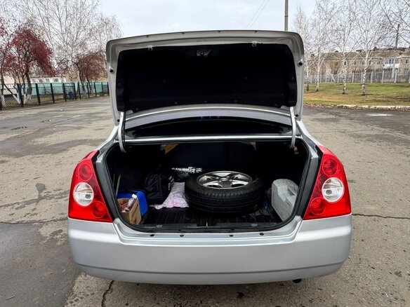 2010 Vortex Estina I, серебристый, 300000 рублей - вид 8